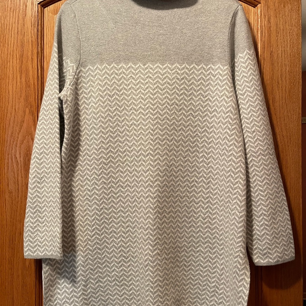 Aspen sweater soft gray and white herring bone with solid grey mock neck - Picture 2 of 9